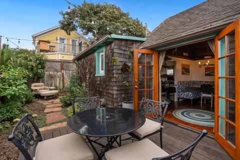 $995,000 | 313 14th Street, Pacific Grove, CA 93950