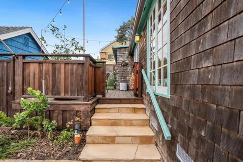 $995,000 | 313 14th Street, Pacific Grove, CA 93950