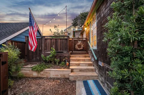 $995,000 | 313 14th Street, Pacific Grove, CA 93950