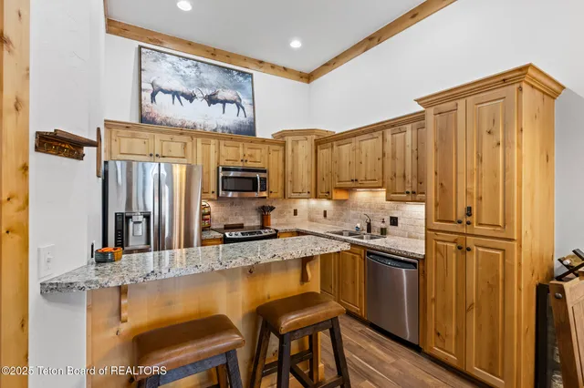 $955,000 | 122 Hastings Drive, Unit 111, Victor, ID 83455