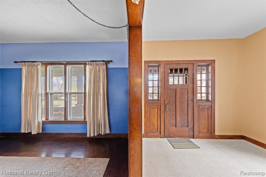 404 Main Street Fenton, MI 48430 - Photo 5 of 34 Gallery Image 5