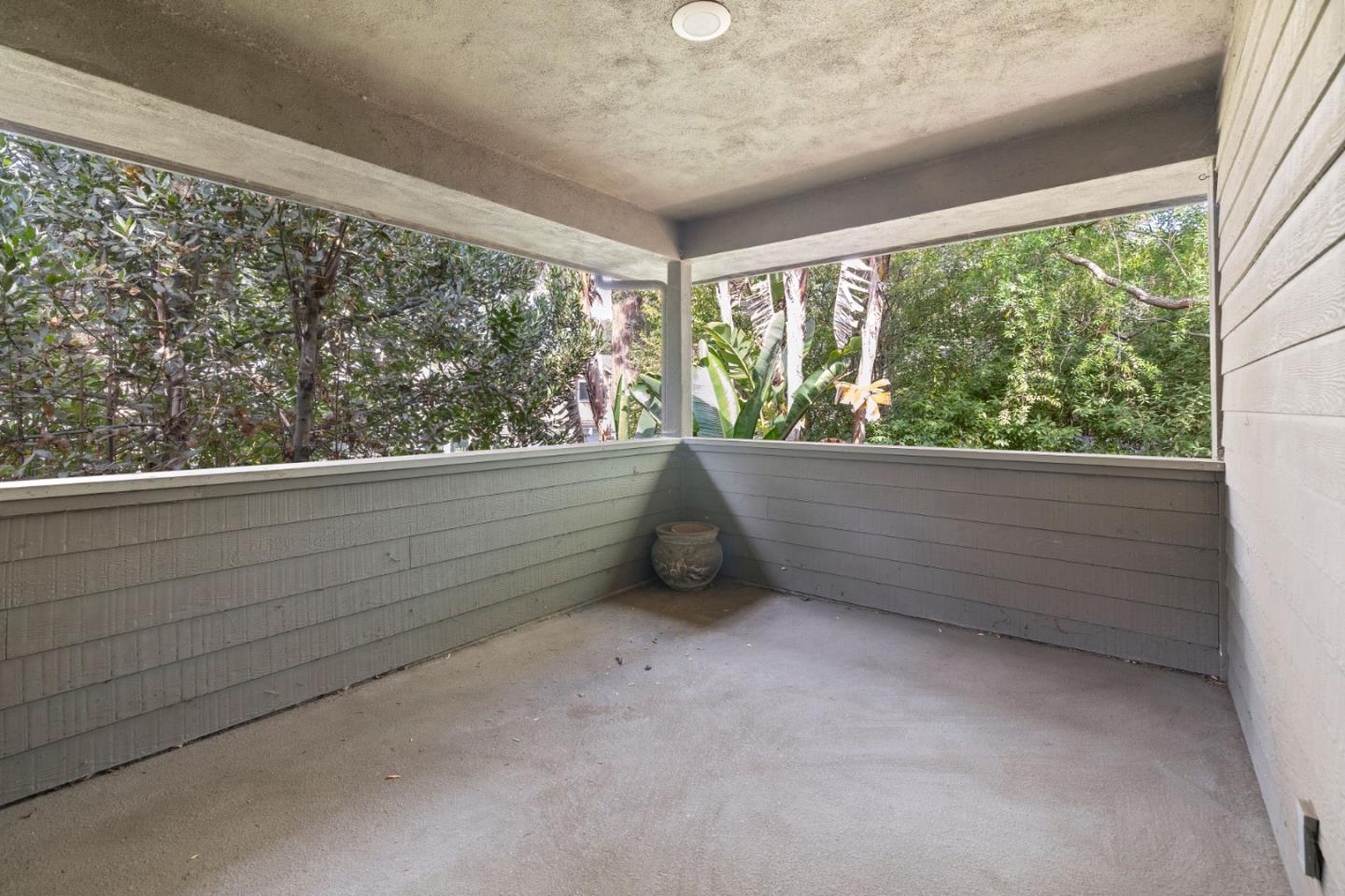 33 Edgewood Way Santa Cruz, CA 95060 - Photo 26 of 37 a view of an empty room and window