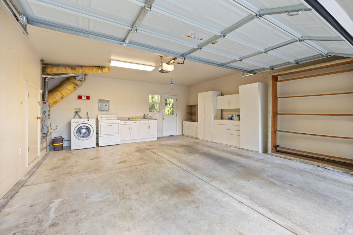 33 Edgewood Way Santa Cruz, CA 95060 - Photo 36 of 37 a view of a garage