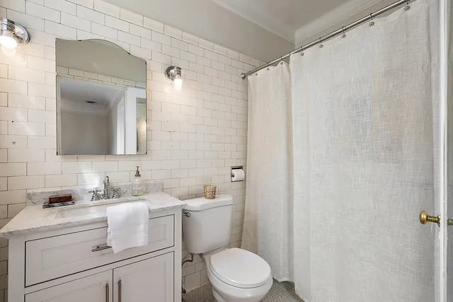 $350,000 | 8120 East Jefferson Avenue, Unit 7C, Detroit, MI 48214