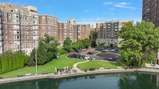 $350,000 | 8120 East Jefferson Avenue, Unit 7C, Detroit, MI 48214