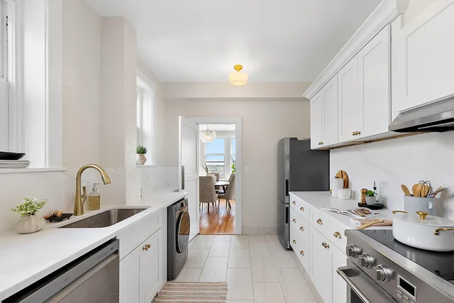 $350,000 | 8120 East Jefferson Avenue, Unit 7C, Detroit, MI 48214