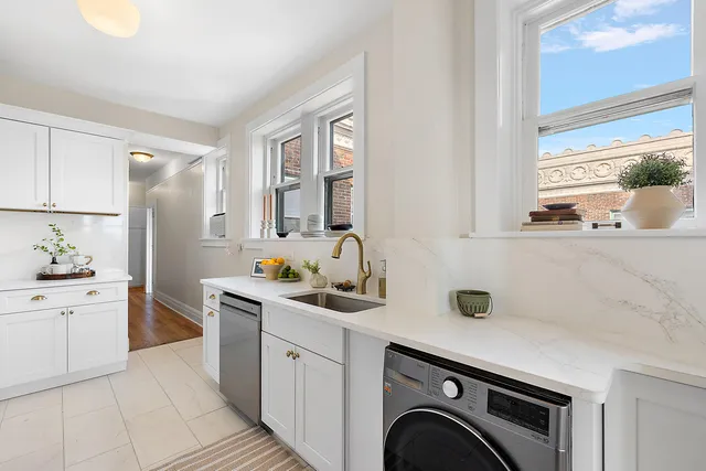 $350,000 | 8120 East Jefferson Avenue, Unit 7C, Detroit, MI 48214