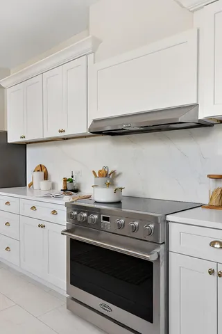 $350,000 | 8120 East Jefferson Avenue, Unit 7C, Detroit, MI 48214