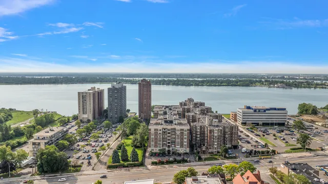 $350,000 | 8120 East Jefferson Avenue, Unit 7C, Detroit, MI 48214