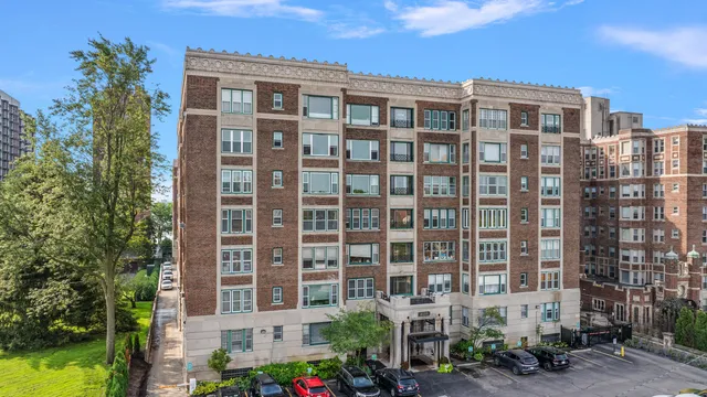 $350,000 | 8120 East Jefferson Avenue, Unit 7C, Detroit, MI 48214