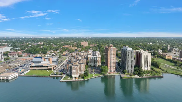 $350,000 | 8120 East Jefferson Avenue, Unit 7C, Detroit, MI 48214