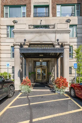 $350,000 | 8120 East Jefferson Avenue, Unit 7C, Detroit, MI 48214