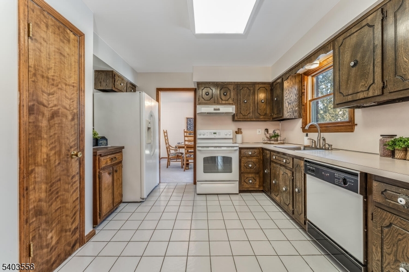 3 Harwich Road Phillipsburg, NJ 08865 - Photo 7 of 37