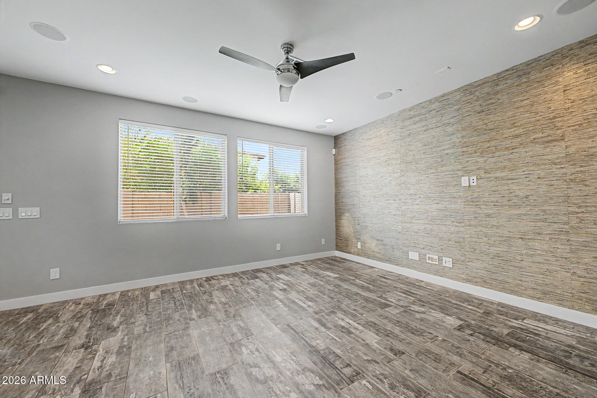 1840 South Follett Way Gilbert, AZ 85295 - Photo 4 of 46 06-Follet