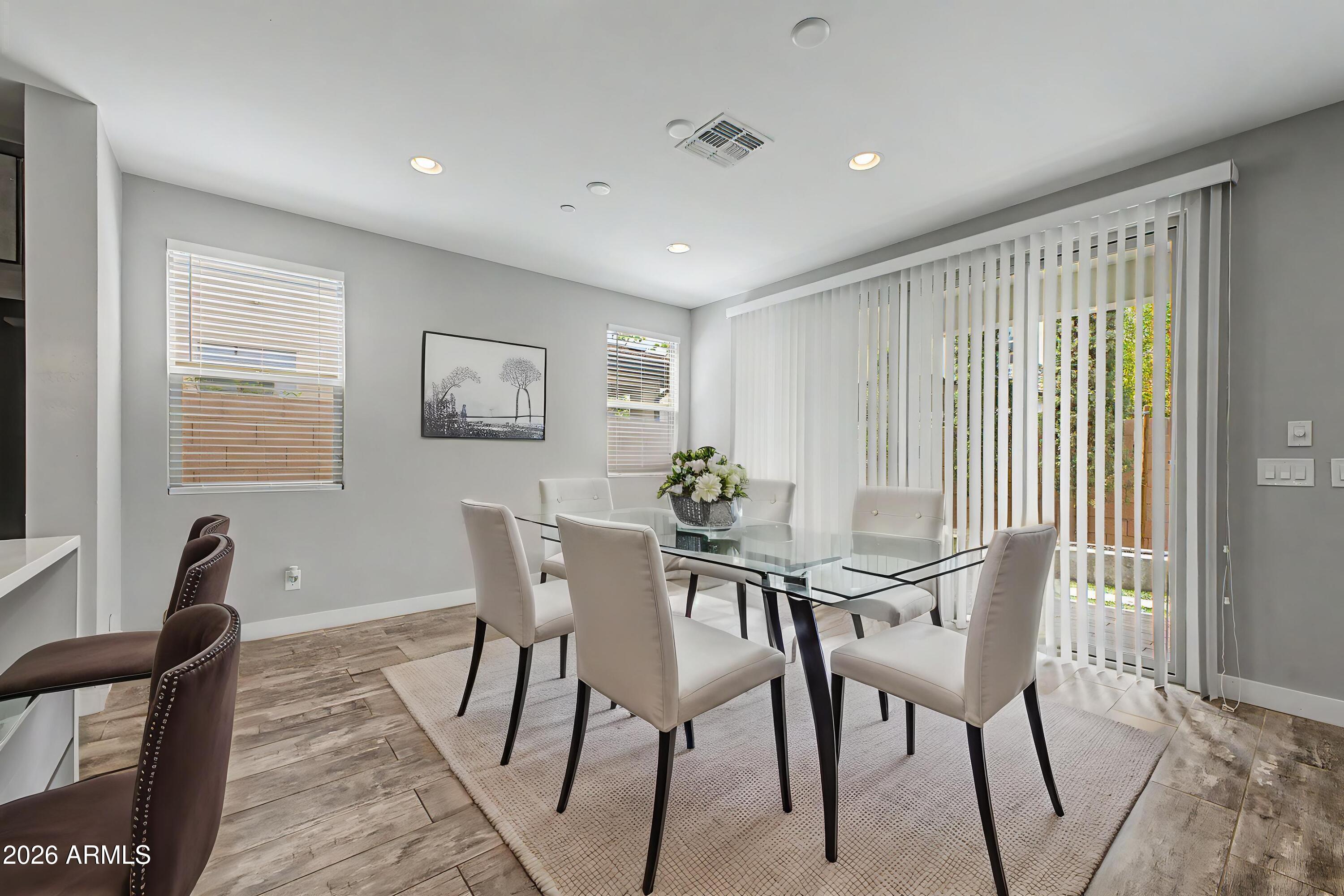 1840 South Follett Way Gilbert, AZ 85295 - Photo 10 of 46 09-Follet - Dining Room - Modern - 9