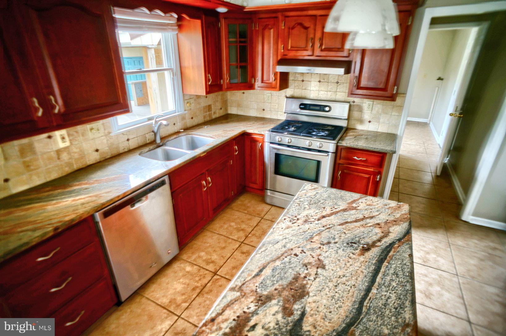73 Flint Ridge Drive Reading, PA 19607 - Photo 20 of 43 Kitchen