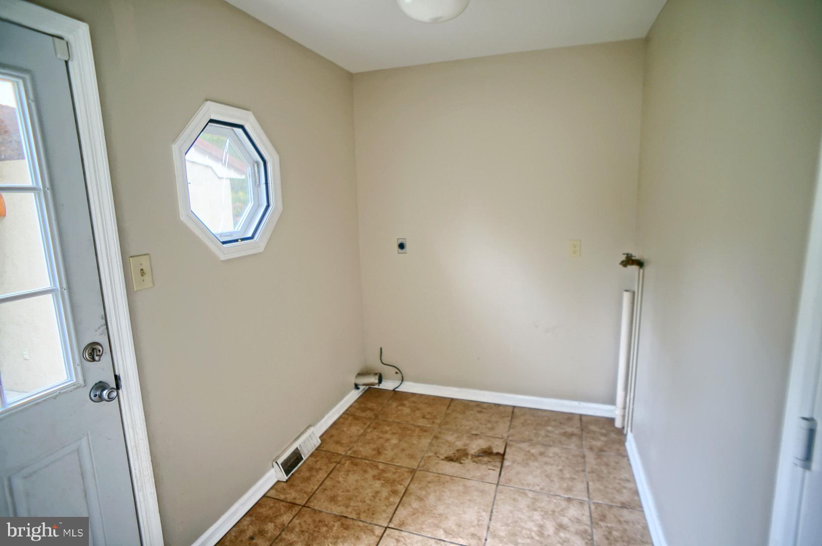 73 Flint Ridge Drive Reading, PA 19607 - Photo 22 of 43 Laundry Room
