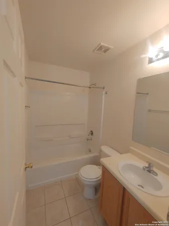 $1,225 | 8011 Maverick Climb, San Antonio, TX 78250