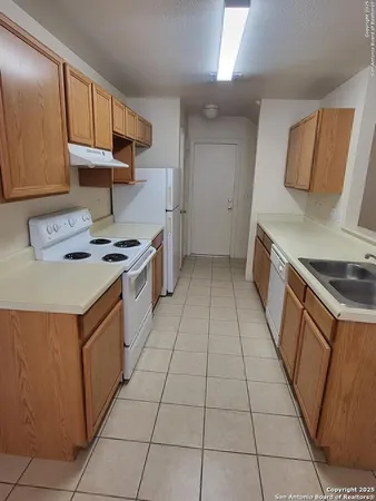 $1,225 | 8011 Maverick Climb, San Antonio, TX 78250