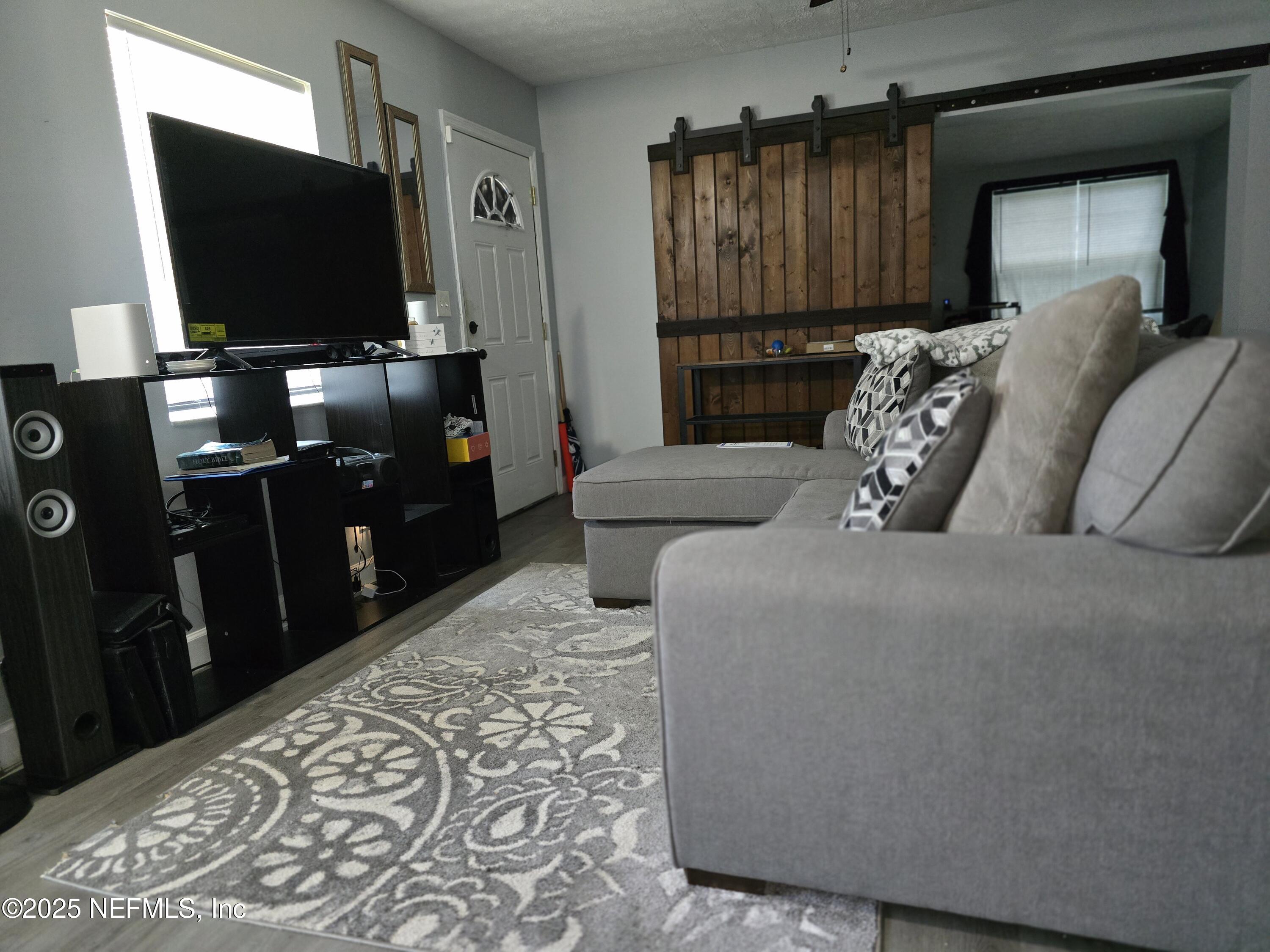 5952 Blackthorn Road Jacksonville, FL 32244 - Photo 3 of 13 20250527_114124