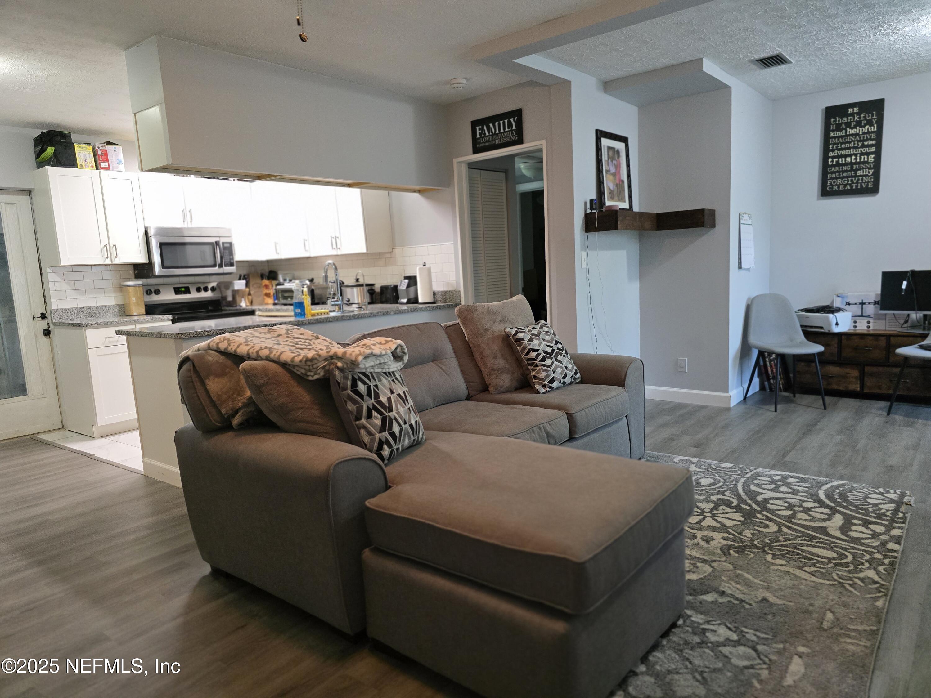 5952 Blackthorn Road Jacksonville, FL 32244 - Photo 6 of 13 20250527_113156