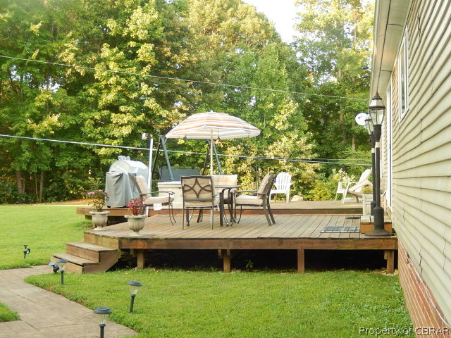 11607 Woods Cross Road Gloucester, VA 23061 - Photo 3 of 32