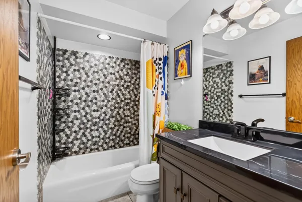 $359,900 | 1017 North Bay Ridge Road, Appleton, WI 54915