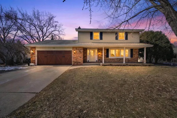 $359,900 | 1017 North Bay Ridge Road, Appleton, WI 54915