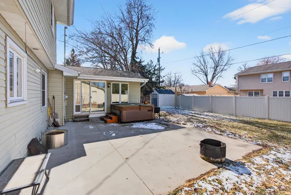 $359,900 | 1017 North Bay Ridge Road, Appleton, WI 54915