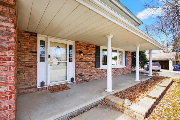 $359,900 | 1017 North Bay Ridge Road, Appleton, WI 54915