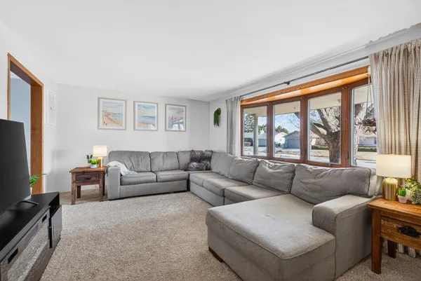 $359,900 | 1017 North Bay Ridge Road, Appleton, WI 54915