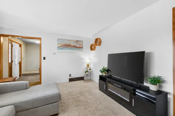 $359,900 | 1017 North Bay Ridge Road, Appleton, WI 54915