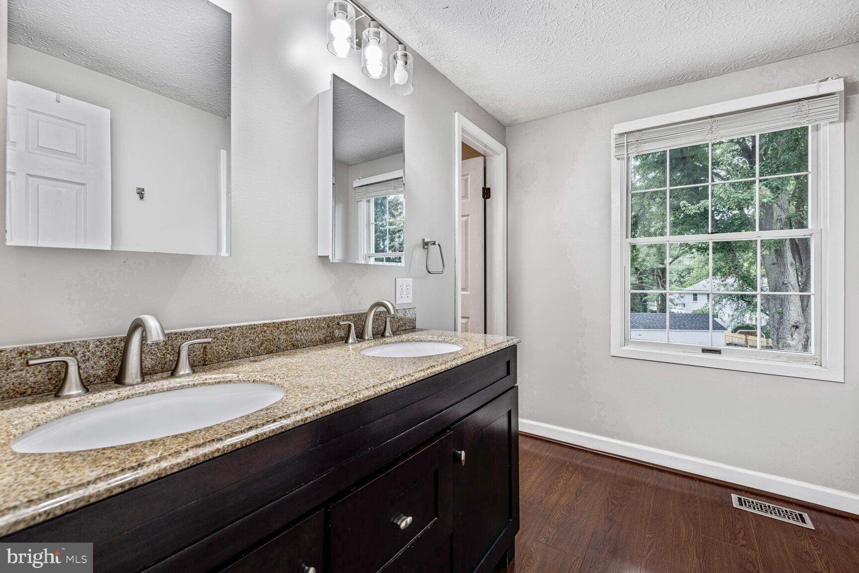 4300 Zircon Road Middletown, MD 21769 - Photo 13 of 39