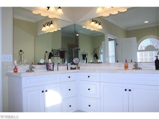 1020 Cross Gate Road Winston-Salem, NC 27106 - Photo 9 of 12 Master Bath/Spa.