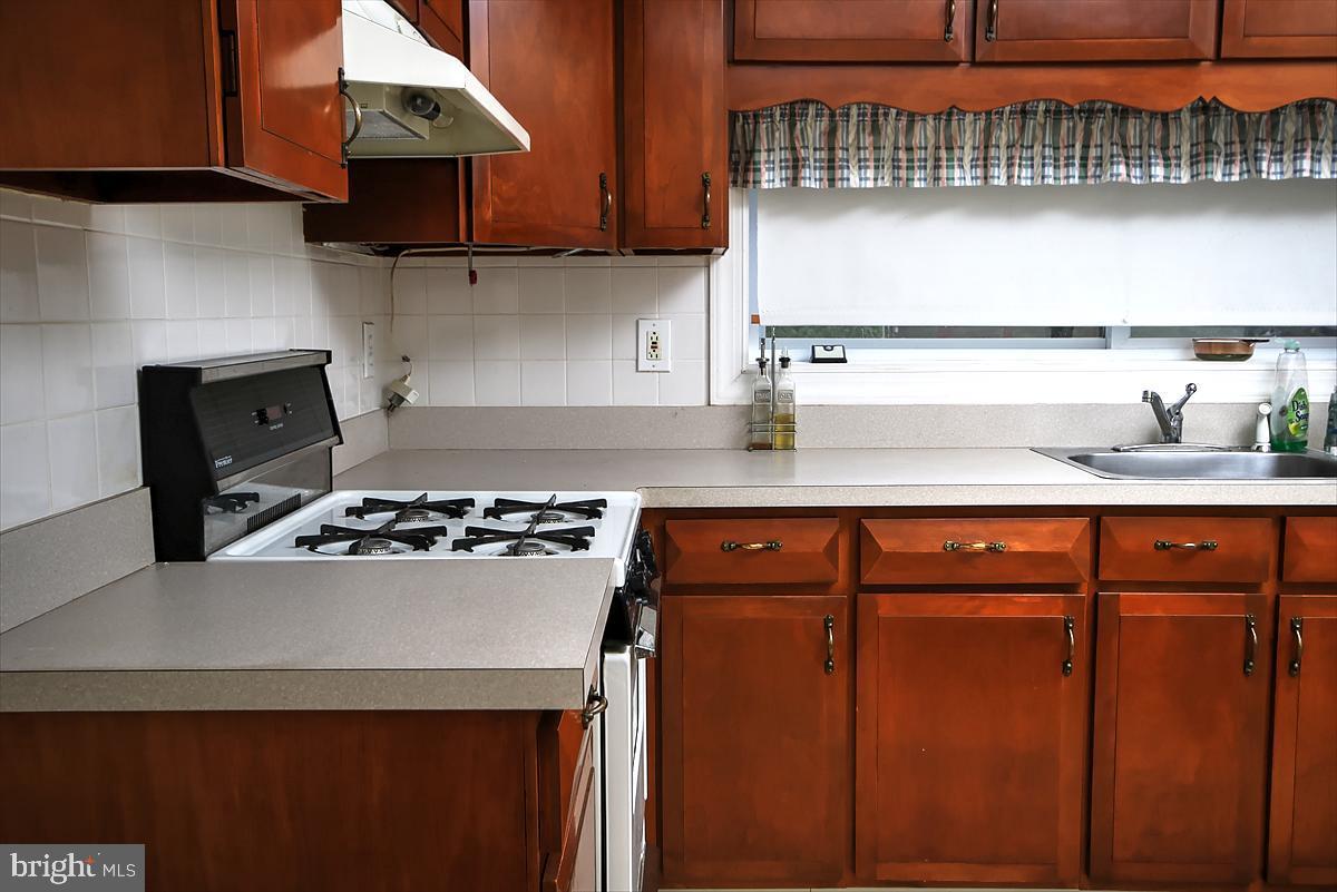 10 Radburn Road Huntingdon Valley, PA 19006 - Photo 12 of 30 Gallery Image 12