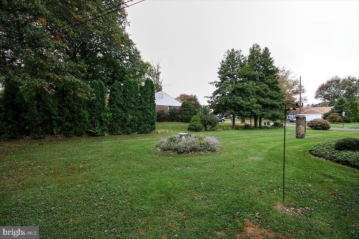 10 Radburn Road Huntingdon Valley, PA 19006 - Photo 29 of 30 Gallery Image 29