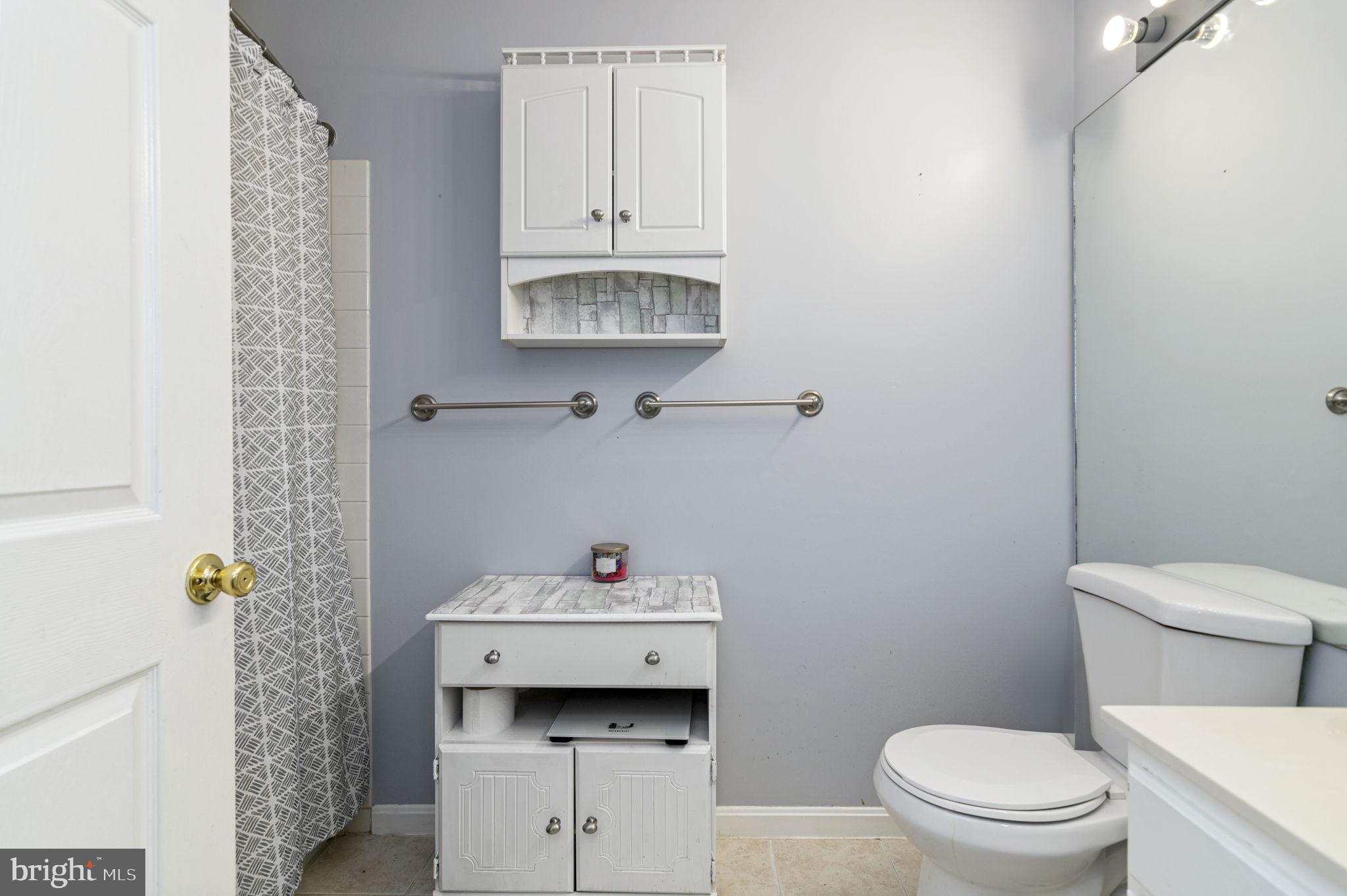 11180 Rienzi Place, Unit 102 Manassas, VA 20109 - Photo 20 of 34 2nd Bathroom