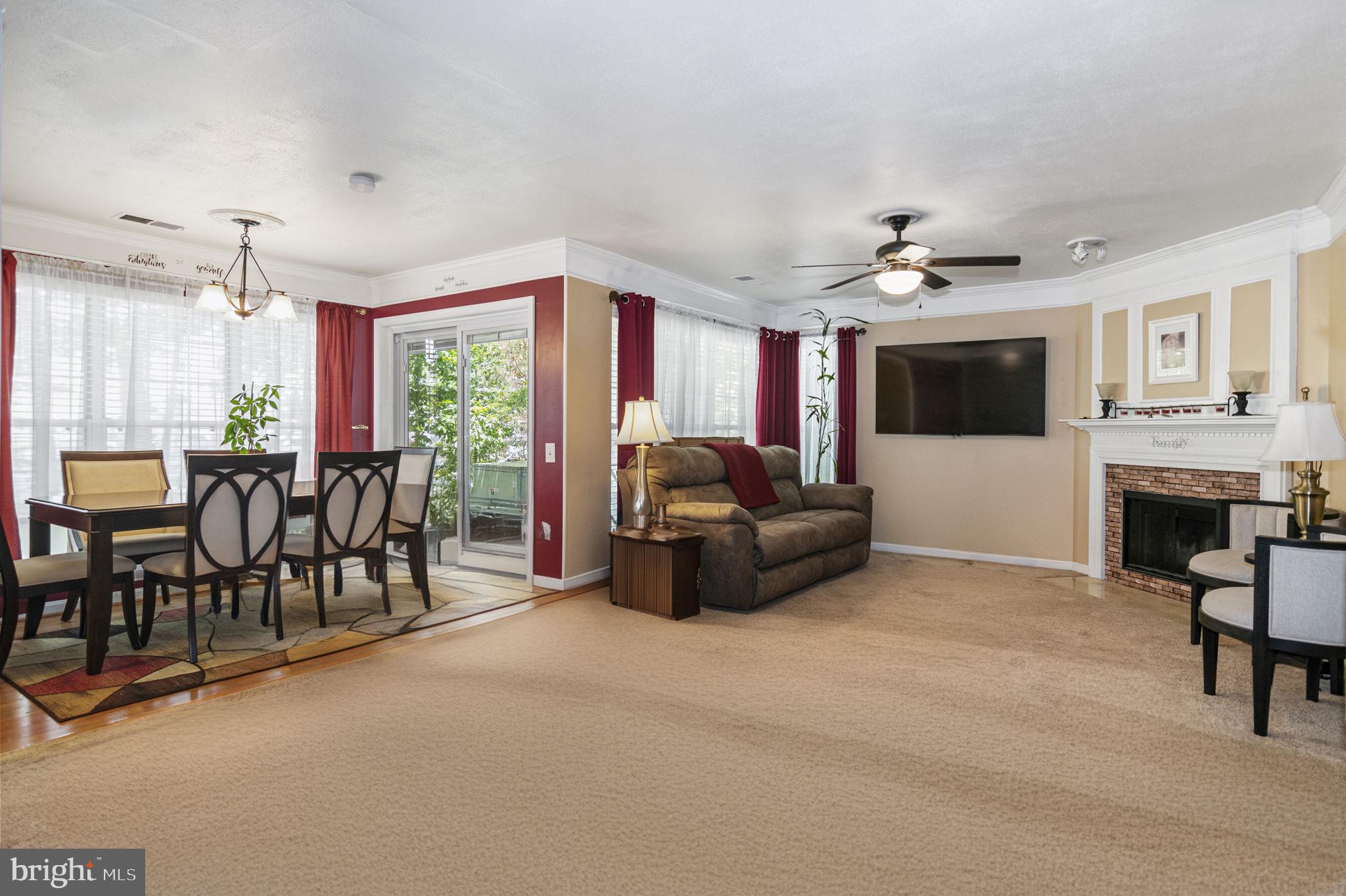 11180 Rienzi Place, Unit 102 Manassas, VA 20109 - Photo 2 of 34 Living Room