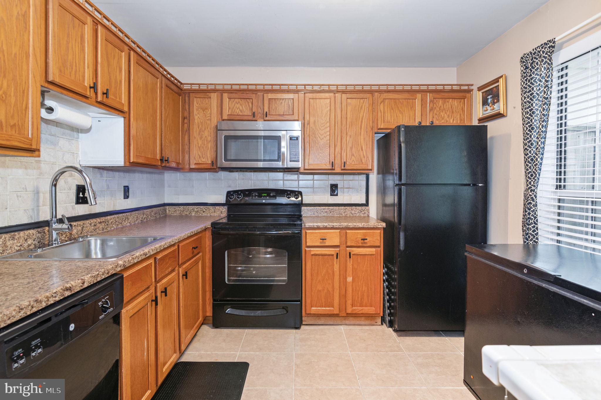 11180 Rienzi Place, Unit 102 Manassas, VA 20109 - Photo 8 of 34 Kitchen