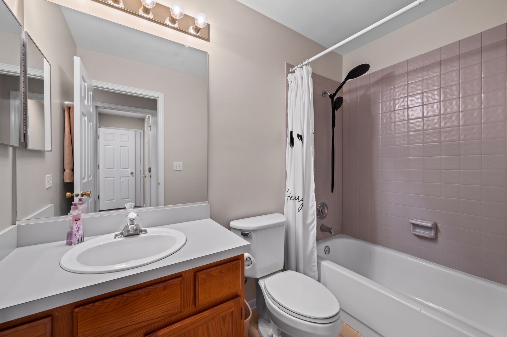 1343 Ridgefield Circle Carol Stream, IL 60188 - Photo 15 of 20 Gallery Image 15