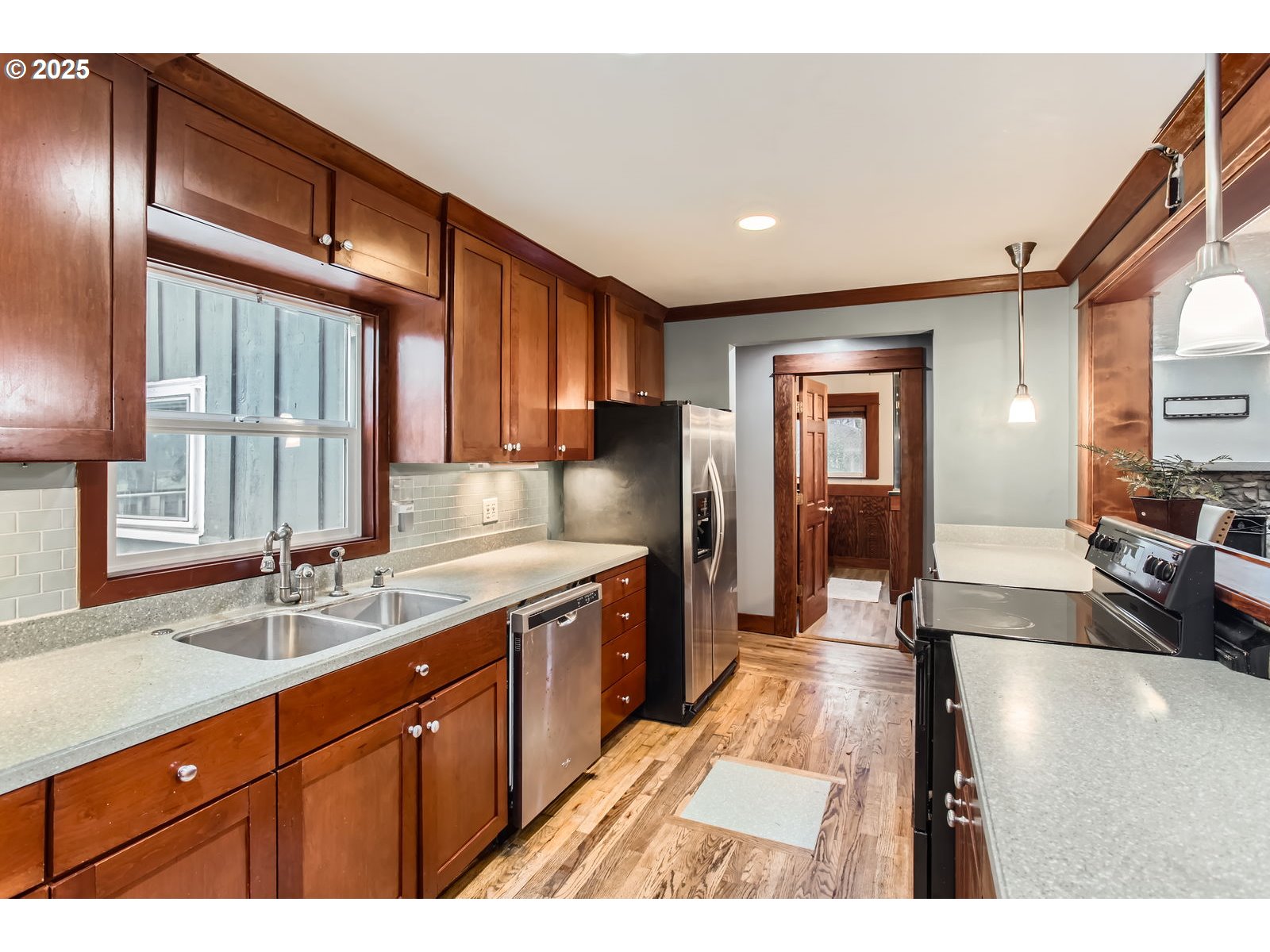 8070 Southwest Bonita Road Portland, OR 97224 - Photo 11 of 32 Kitchen