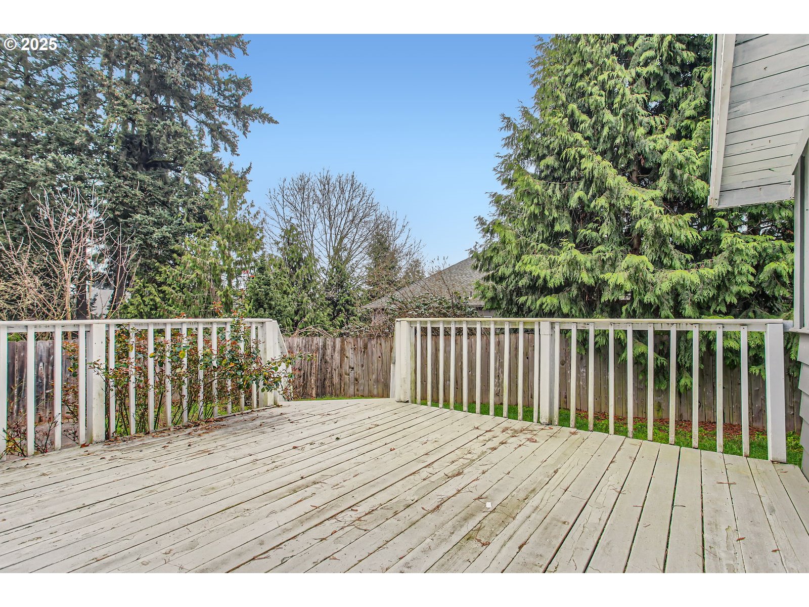 8070 Southwest Bonita Road Portland, OR 97224 - Photo 24 of 32 Deck