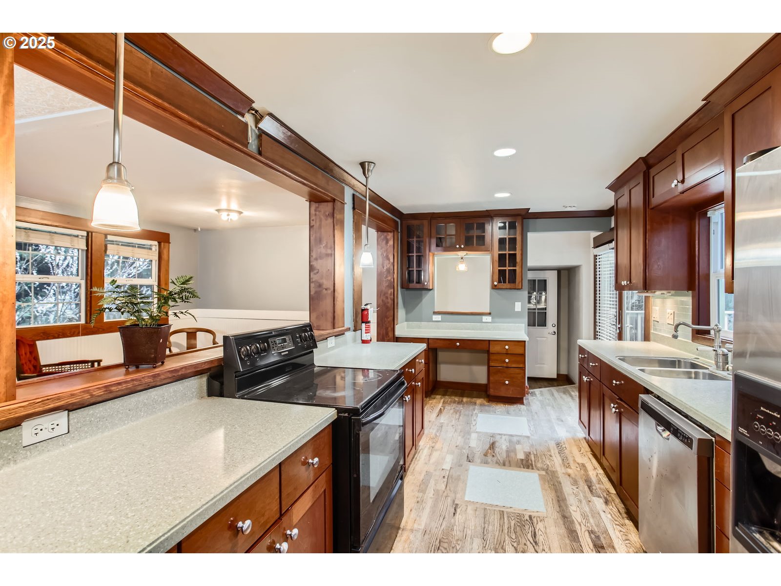 8070 Southwest Bonita Road Portland, OR 97224 - Photo 9 of 32 Kitchen