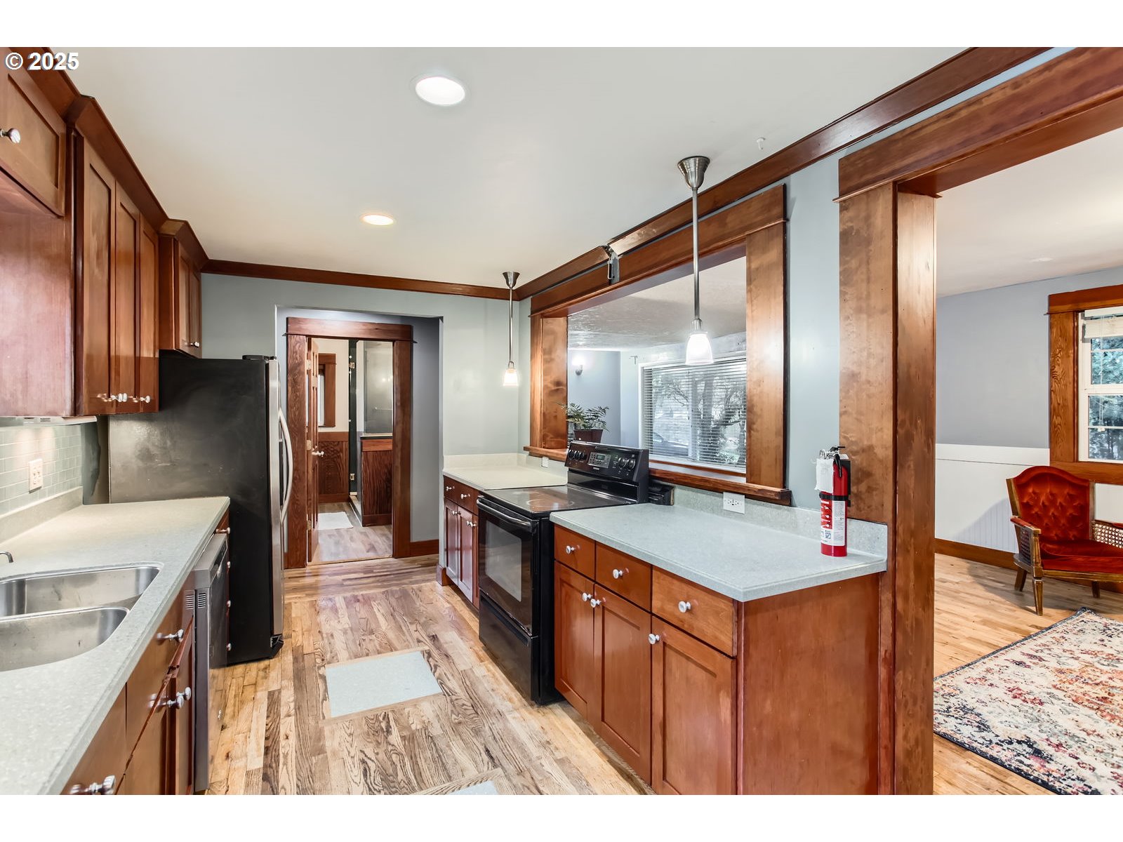 8070 Southwest Bonita Road Portland, OR 97224 - Photo 10 of 32 Kitchen