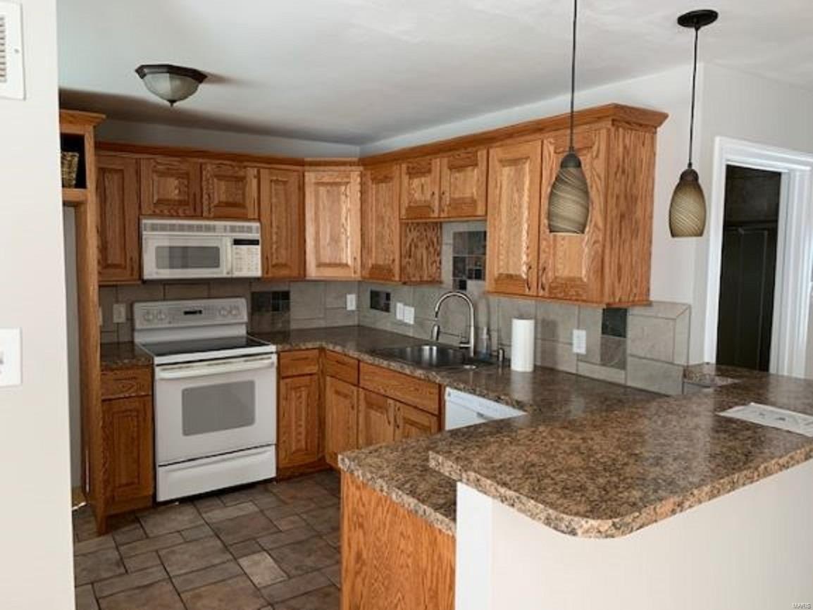 346 Eureka Road Eureka, MO 63025 - Photo 4 of 16 Gallery Image 4