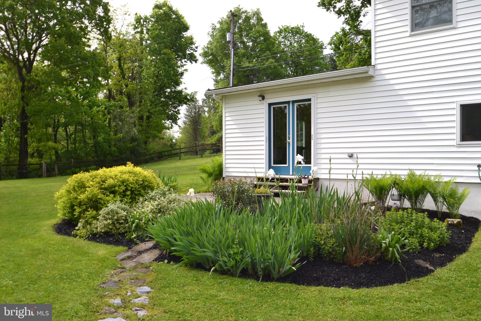 6230 Cider Press Road Harrisburg, PA 17111 - Photo 6 of 32 Gallery Image 6