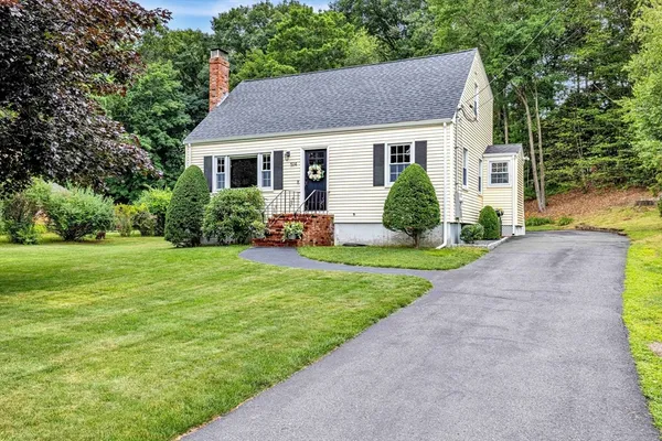 $629,900 | 514 Oak Street, Franklin, MA 02038