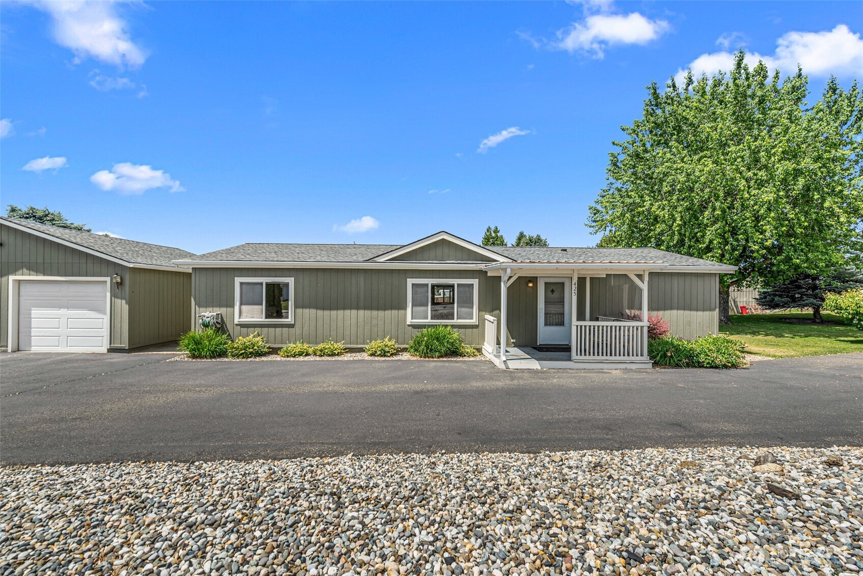 425 Nightengale Place East Wenatchee, WA 98802 - Photo 1 of 37