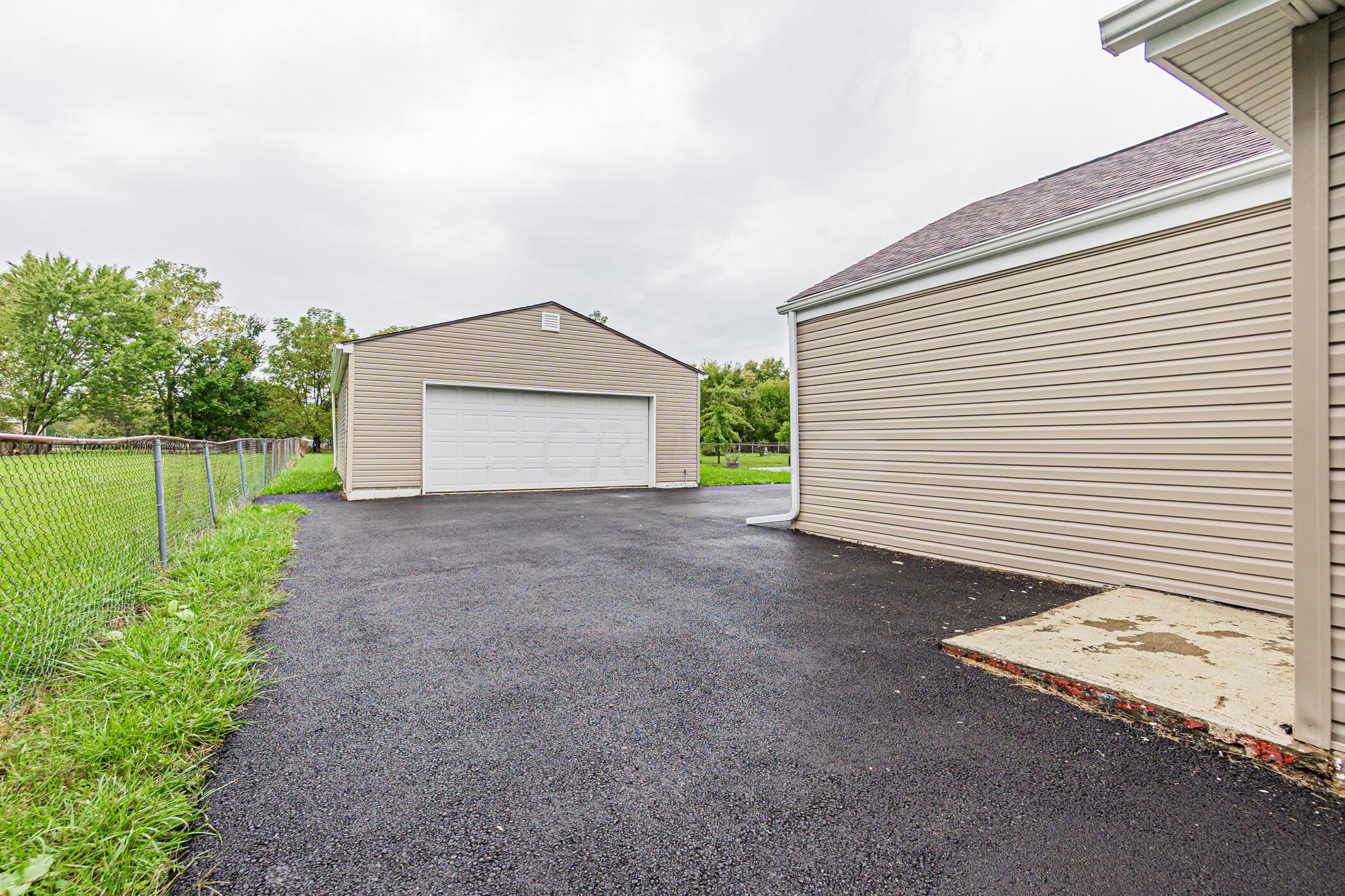 1075 Rumsey Road Columbus, OH 43207 - Photo 13 of 36 Gallery Image 13