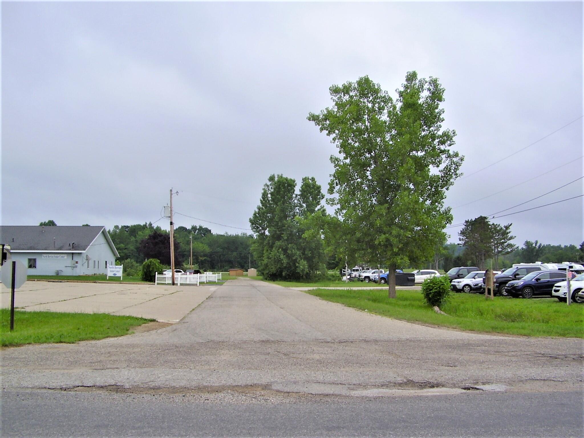 6650 Ryno Road Coloma, MI 49038 - Photo 2 of 13 P8050028
